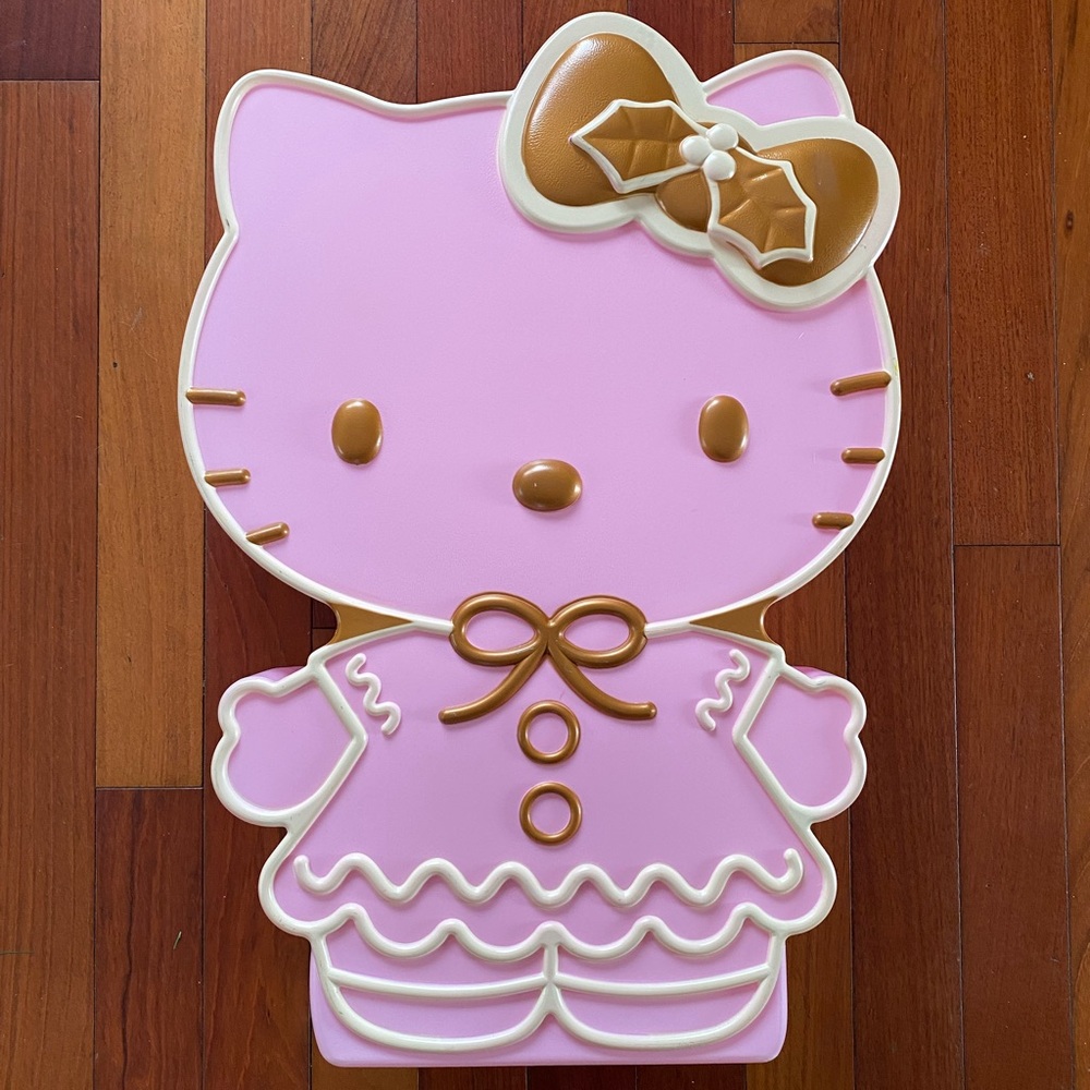 Brand New Pink Hello Kitty Gingerbread Girl Christmas Mold 26”‎